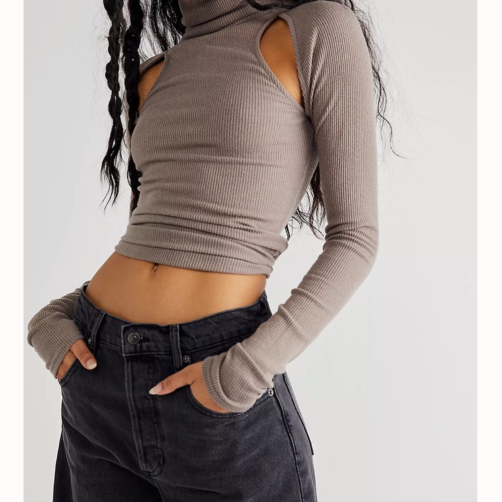 Brand new without tags. Never worn. Ordered wrong color.